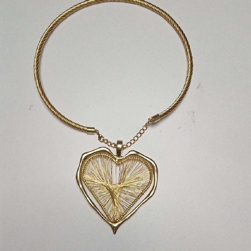 Elegant Gold Heart Pendant Necklace